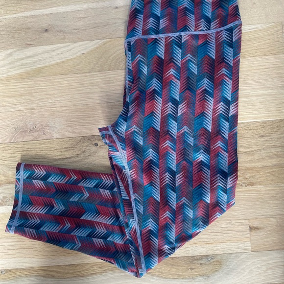 Fabletics Salar Powerhold Capris sz medium - Picture 10 of 11